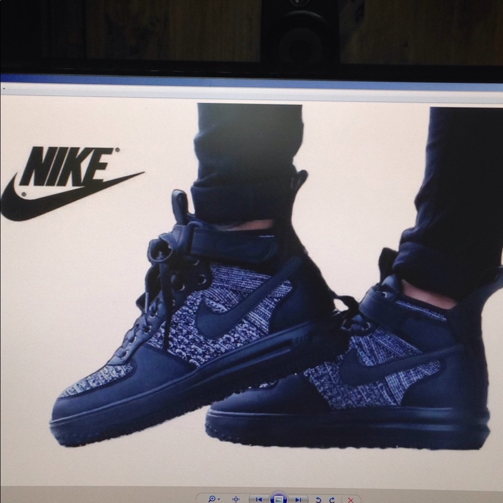 Nike Air Force 1 Black Women's Saze 7